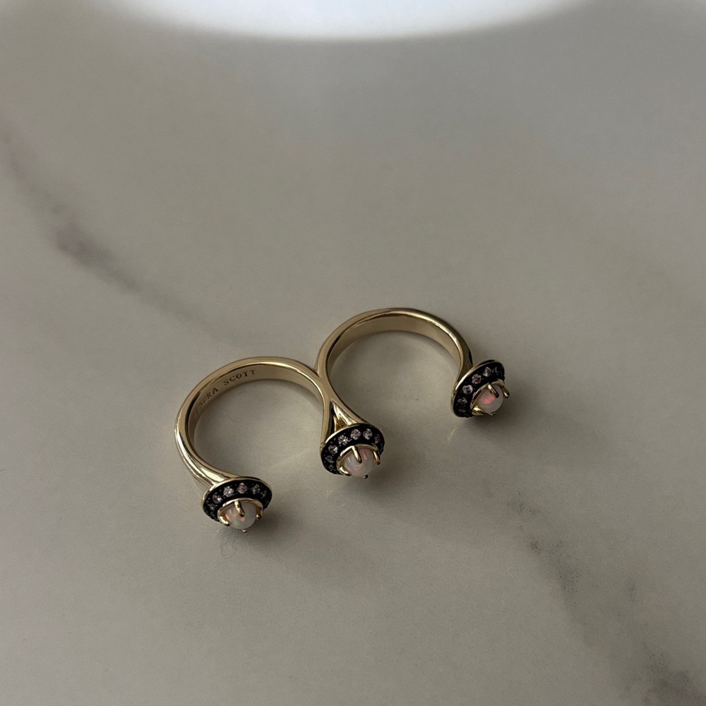 KENDRA SCOTT Odette Double Ring. 14k gold over brass opalescent